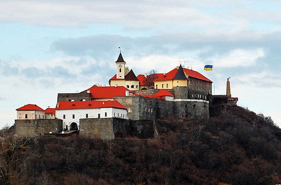 Карпаты замок Шенборна