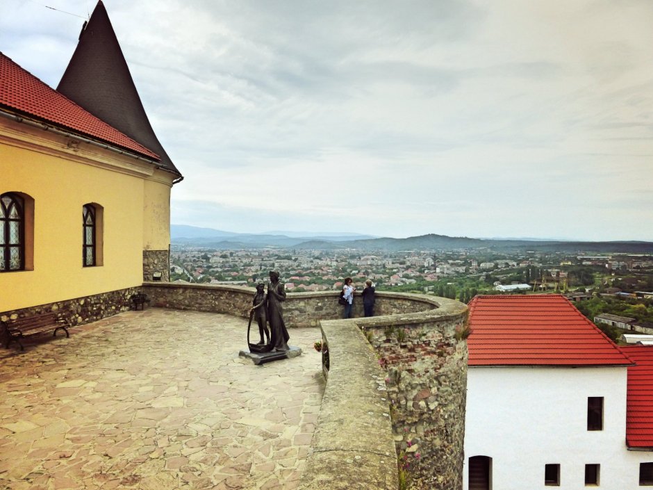 Орел в замке Паланок