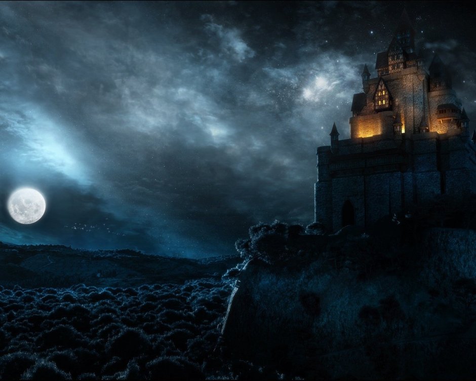 Замок Дракулы ночью