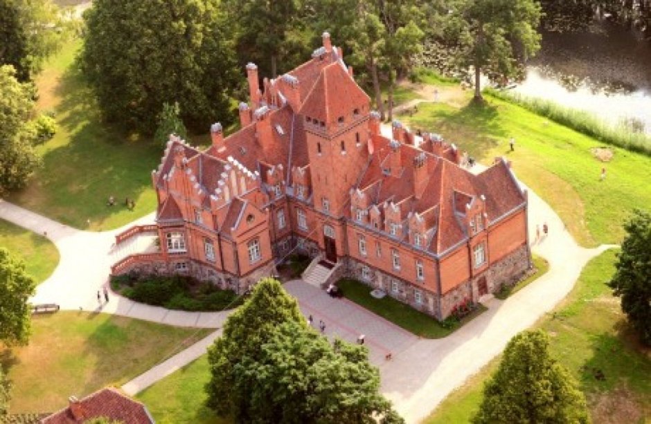 Замок Польша зима