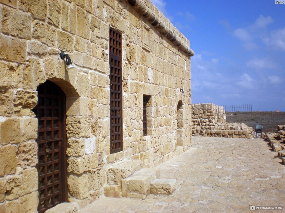 Пафосский замок Кипр