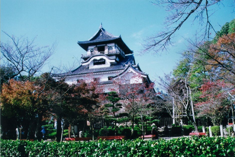 Японский феодальный замок дворец Инуяма