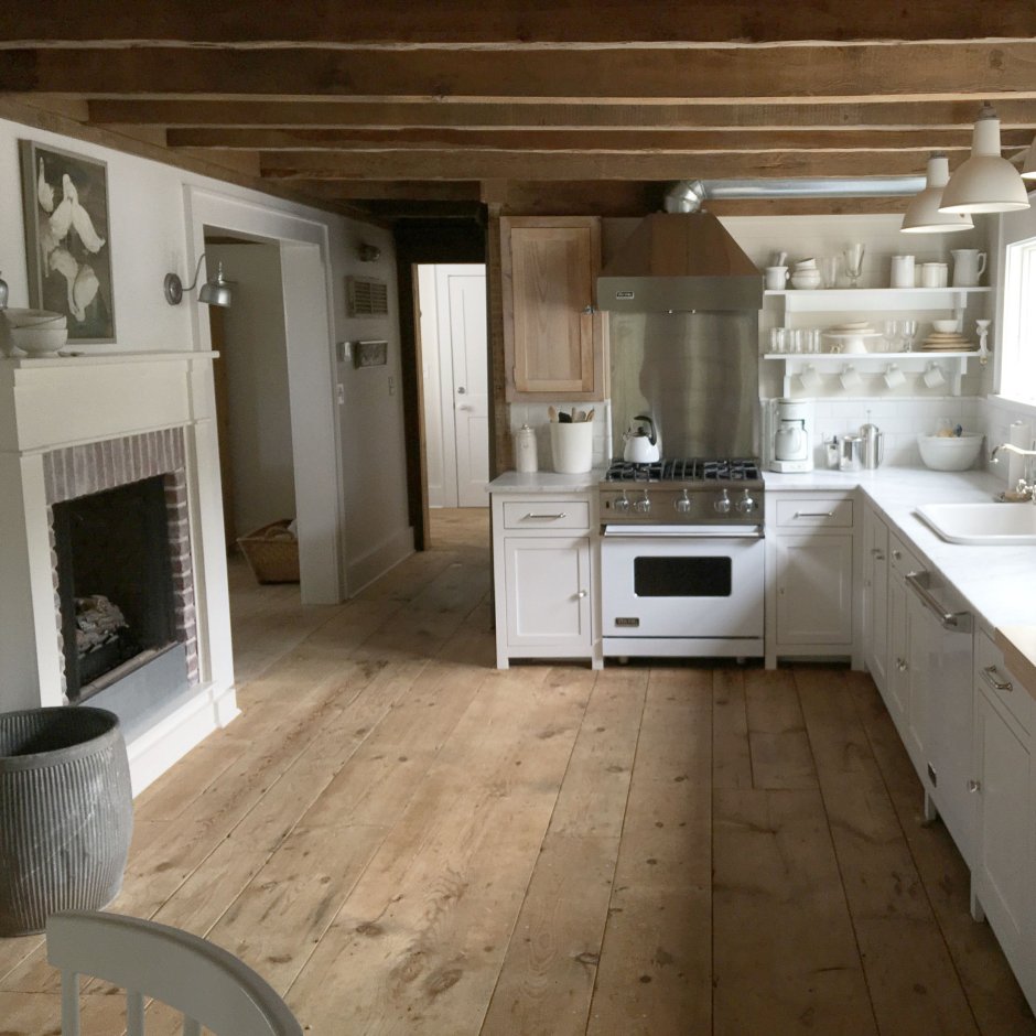 Планировка кухни в деревянном доме