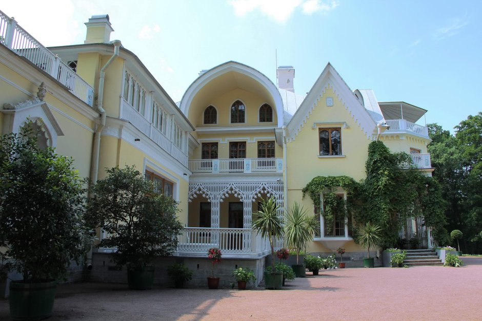 Музей дворец коттедж в Петергофе