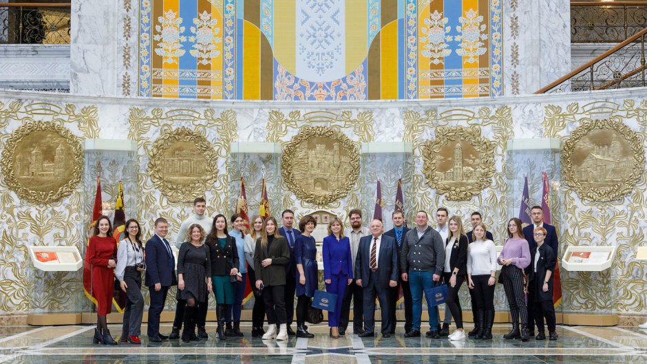 Дворец независимости Астана зал
