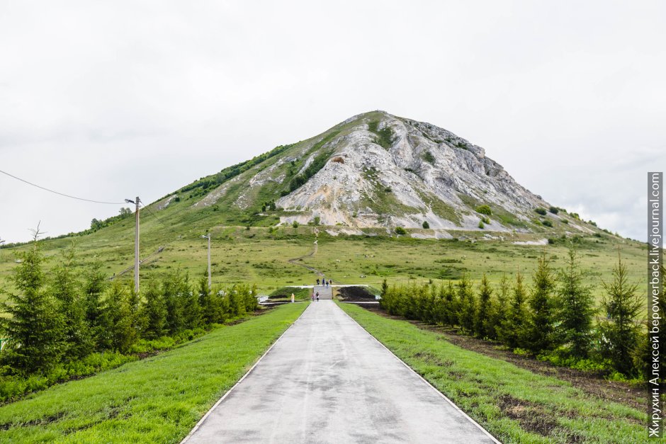 Лестница на крутом склоне