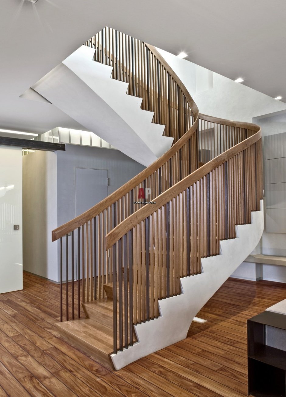 Современная деревянная лестница