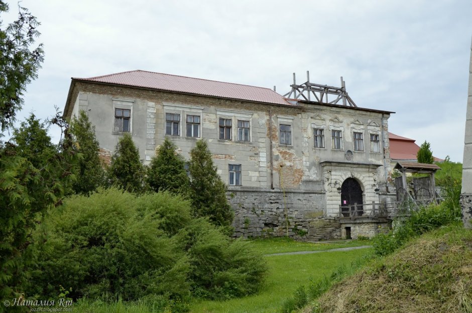 Замок Альтан