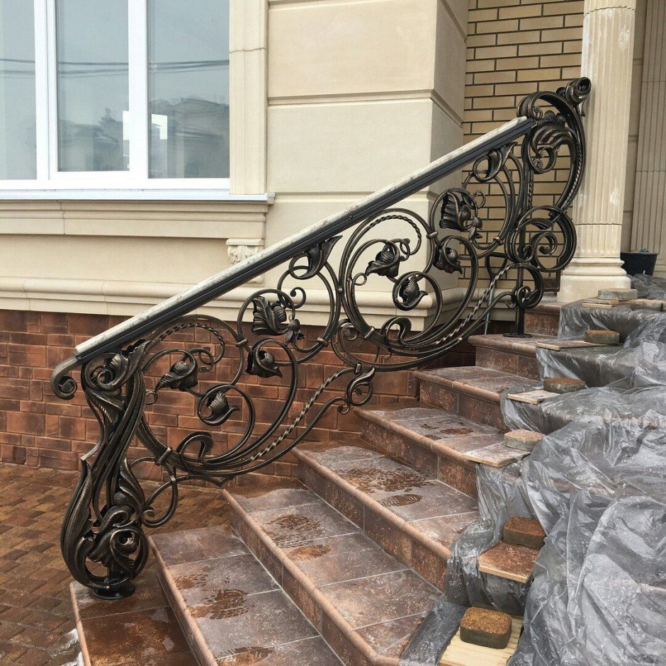 Кованое ограждение крыльца