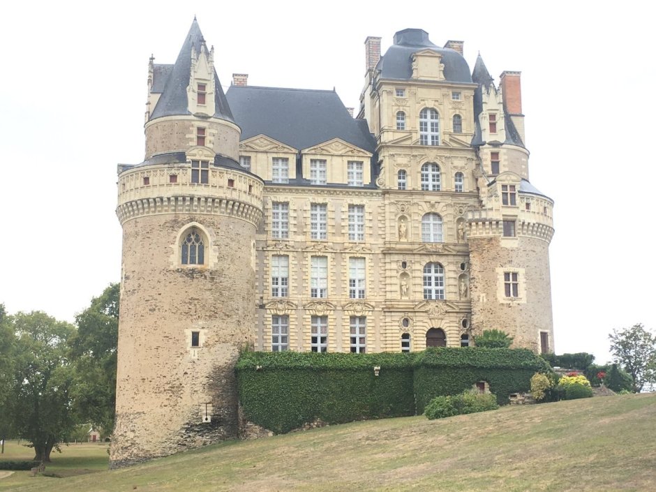 Замок Крессэ Франция