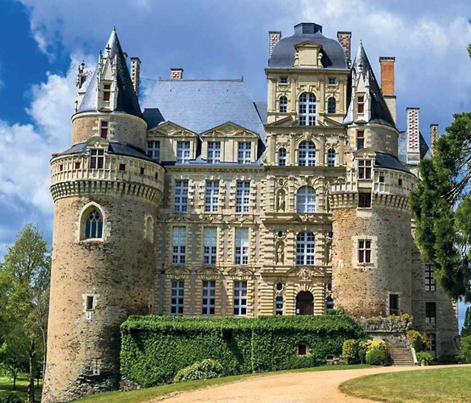 Французские замки Бриссак