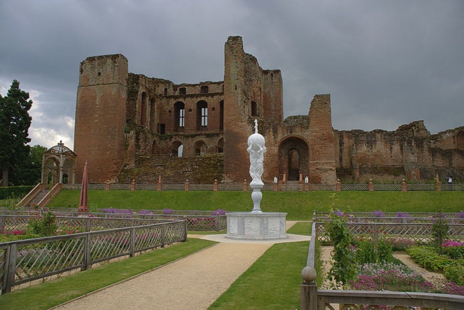 Kenilworth Castle блюдца
