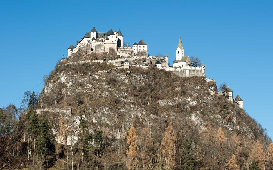 Замок в Австрии шорнбон