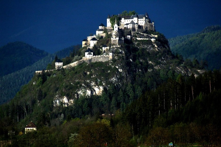 Замок Гохостервитц Австрия