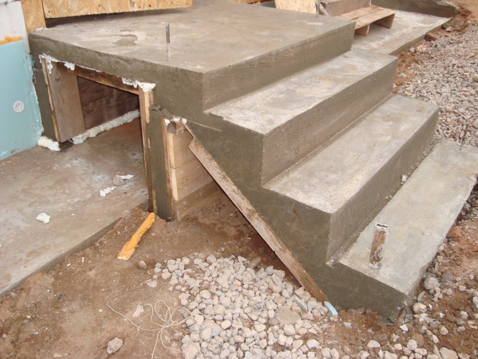 Опалубка для лестницы из бетона для крыльца