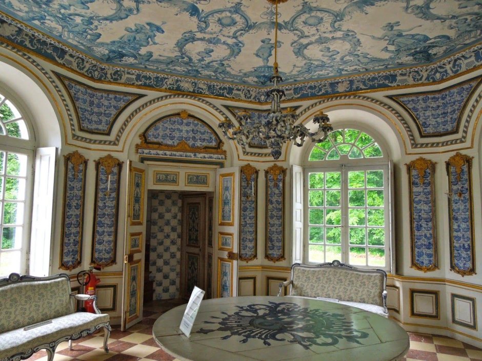 Королевский бальный зал