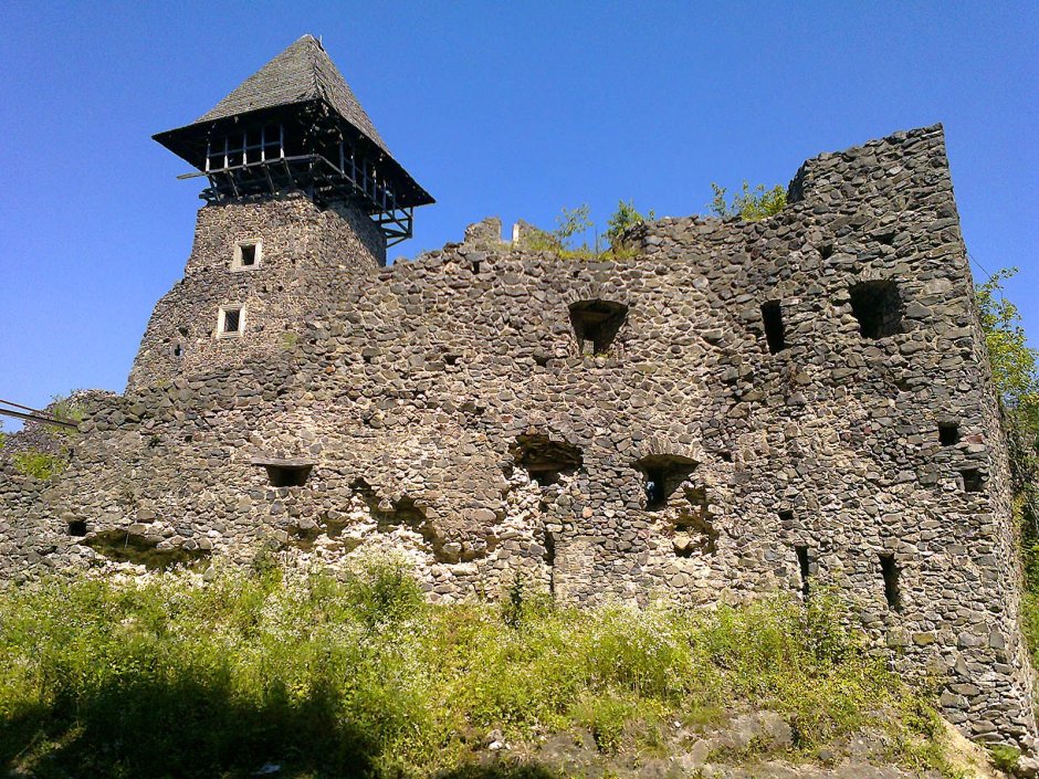 Невицкий замок Закарпатская область