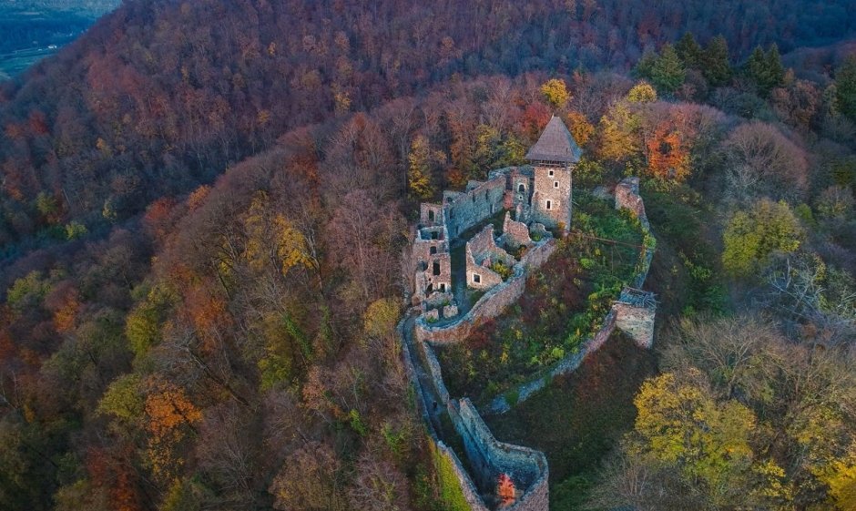 Разрушенный замок в Закарпатье