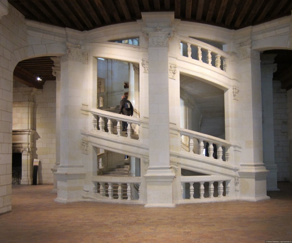 Замок Шамбор лестница Леонардо