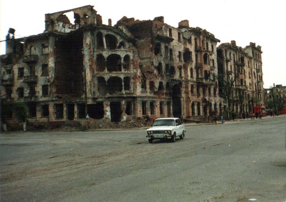 Грозный 1995 Грозненский институт