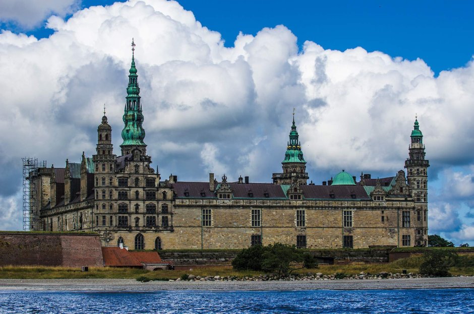 Замок Эльсинор Дания