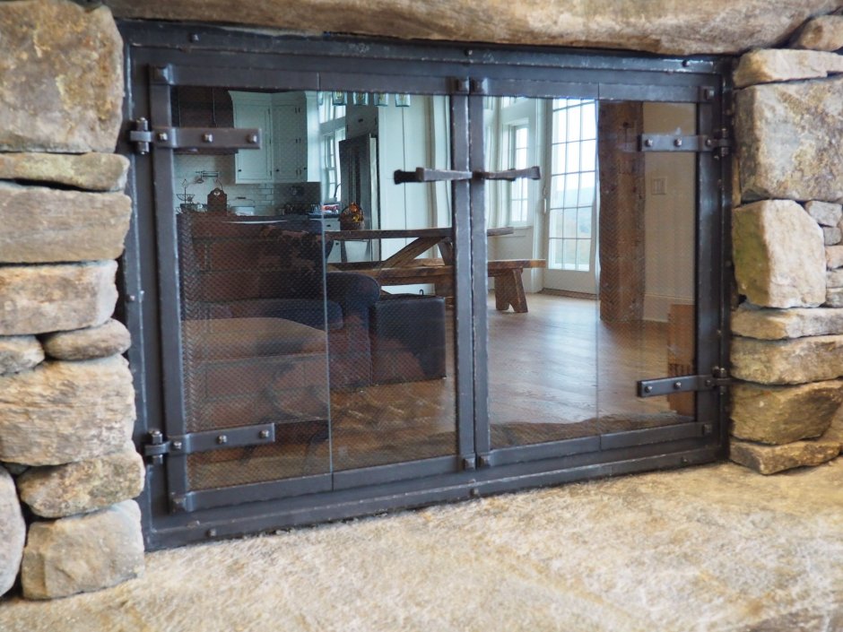 Раздвижные стеклянные двери для камина