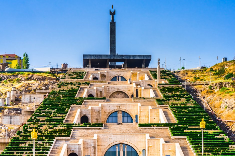 Каскад Армения Ереван лестница