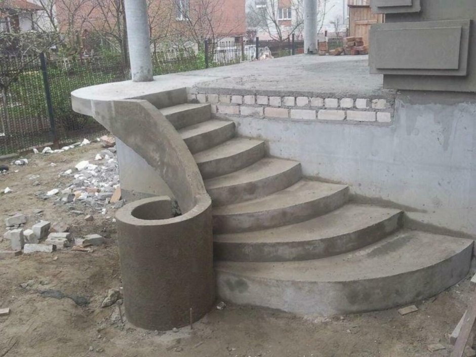 Лестница бетонная уличная