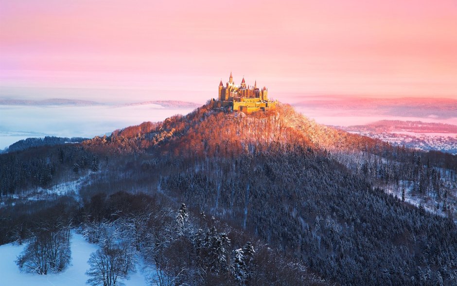 Замок в лесу Чехия