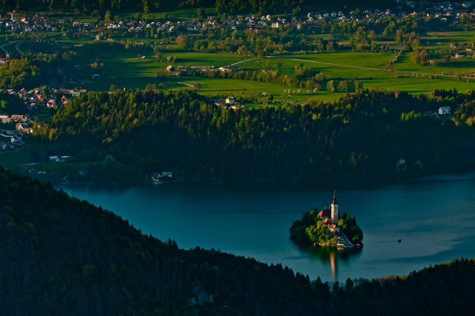 Словения . Озеро Блед остров с замком