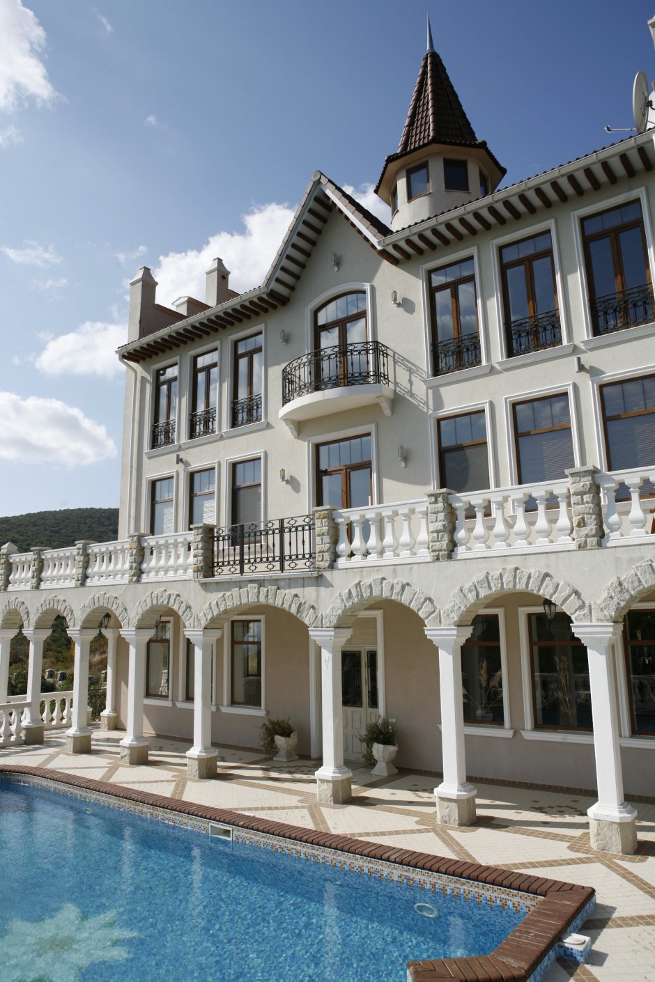 Отель белый замок Крым Солнечная Долина