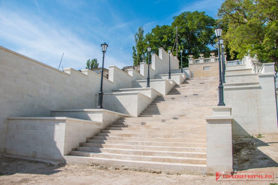 Малая Митридатская лестница в Керчи