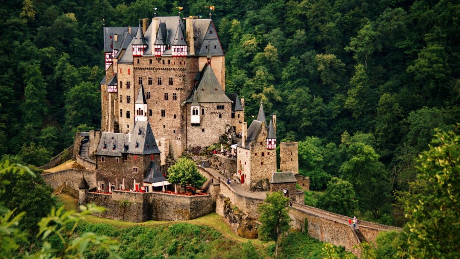 Замок Дракулы красивое фото Инстаграм