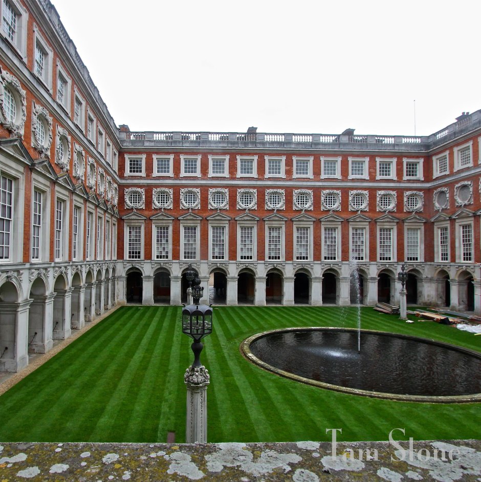 Hampton Court Palace Wren
