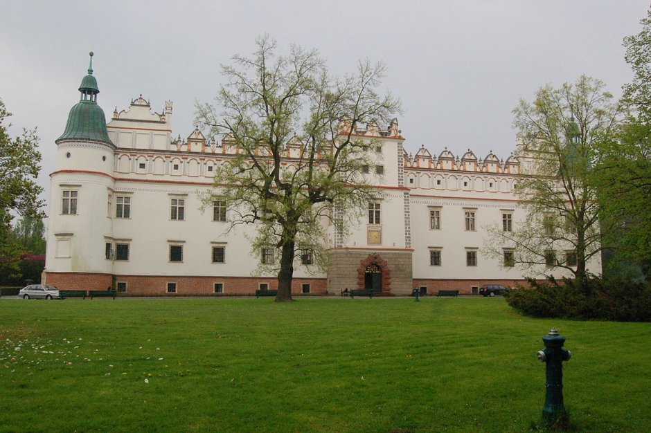 Сандомирская башня.. Вавельский замок Краков