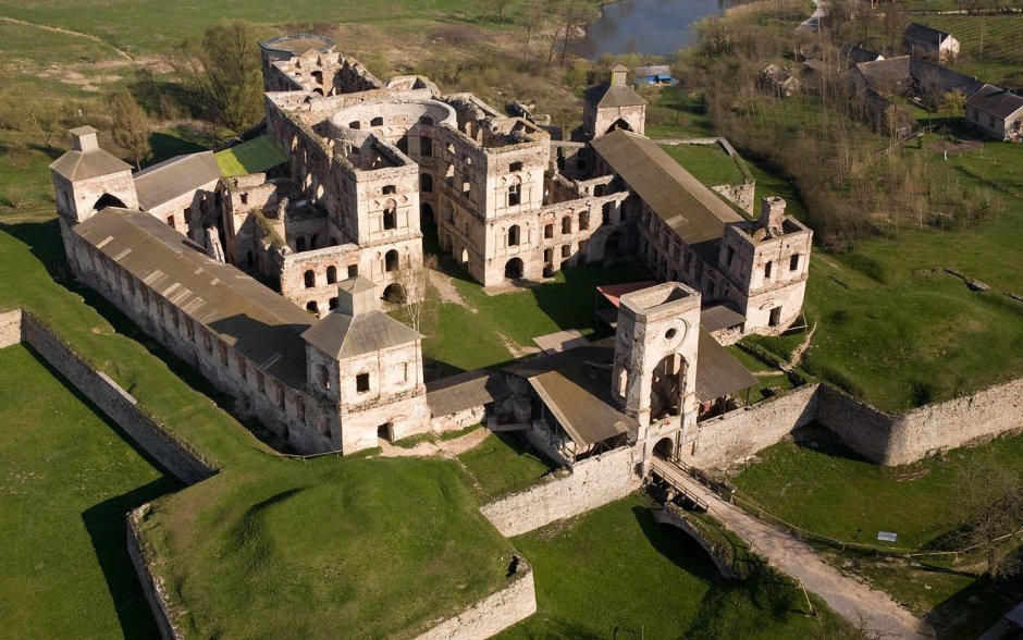Замок Баранув-Сандомирски
