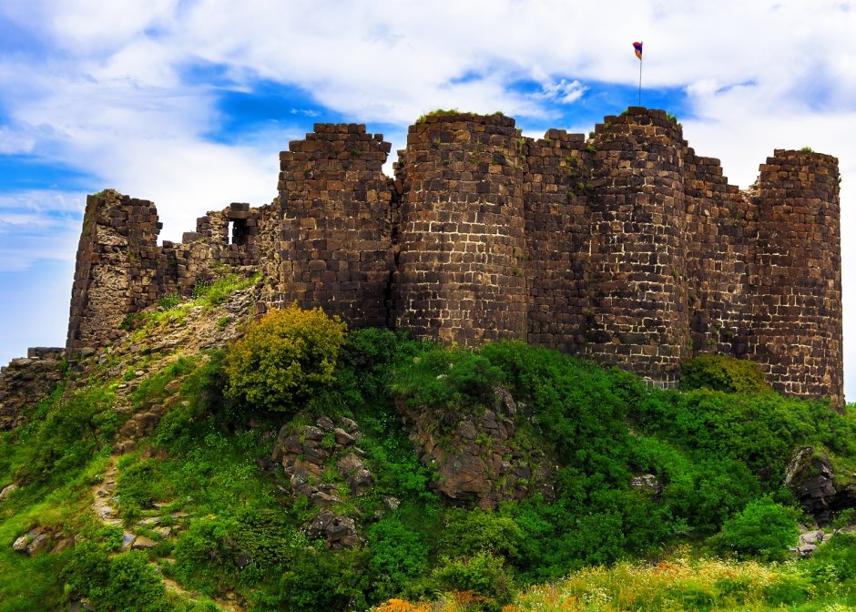 Замки Армении