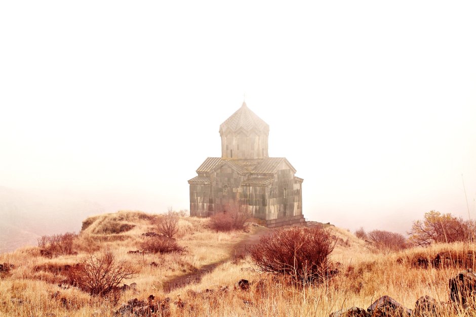 Крепость Амберд в Армении май