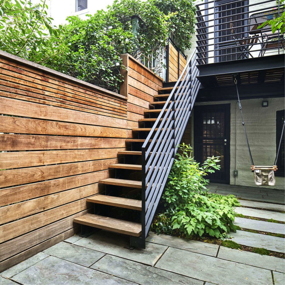 Уличные ступеньки