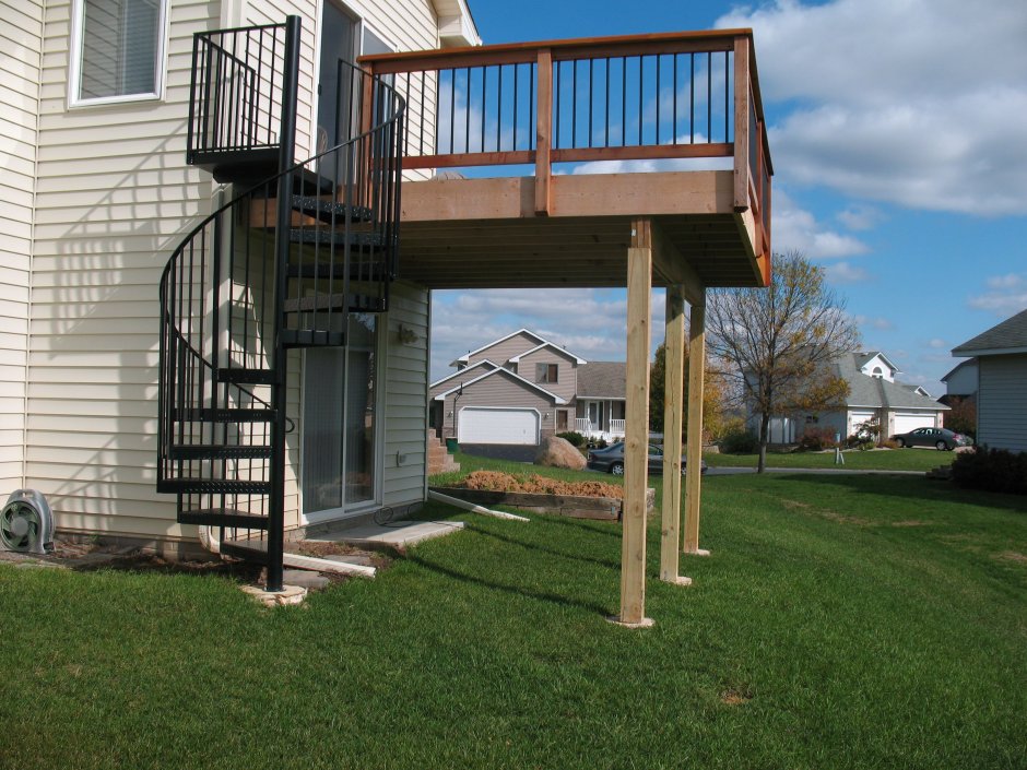 Наружная лестница на чердак