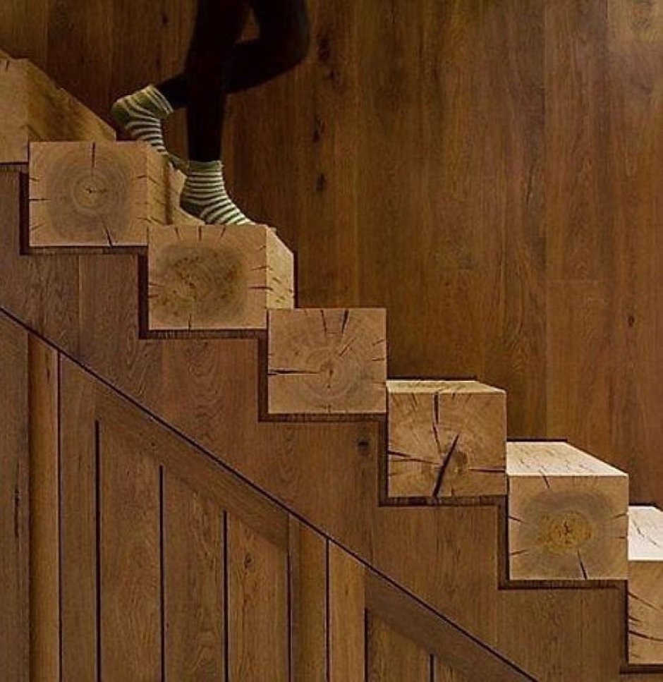 Лестница деревянная из досок