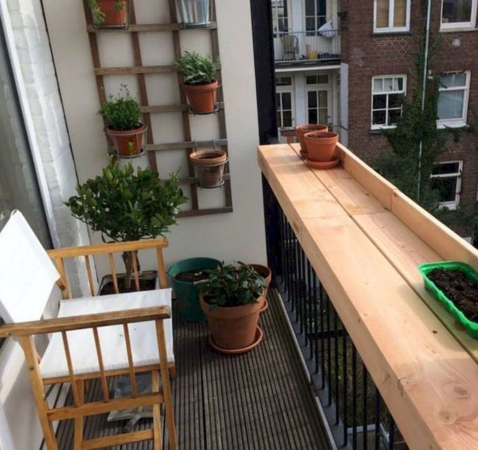 Застекленный балкон в частном доме