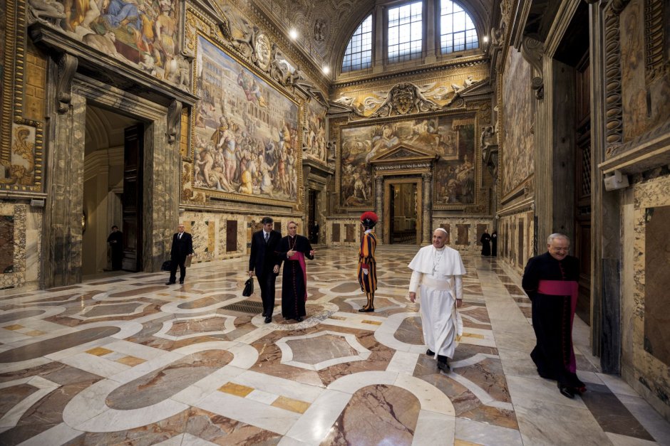 Дворец папы Римского в Ватикане