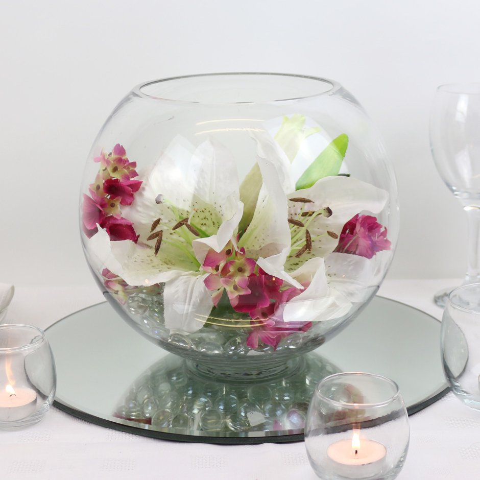 Декор круглой стеклянной вазы