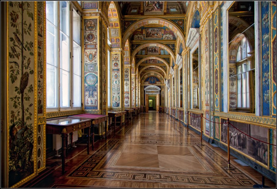 Palais des Papes (папский дворец) в Авиньоне,