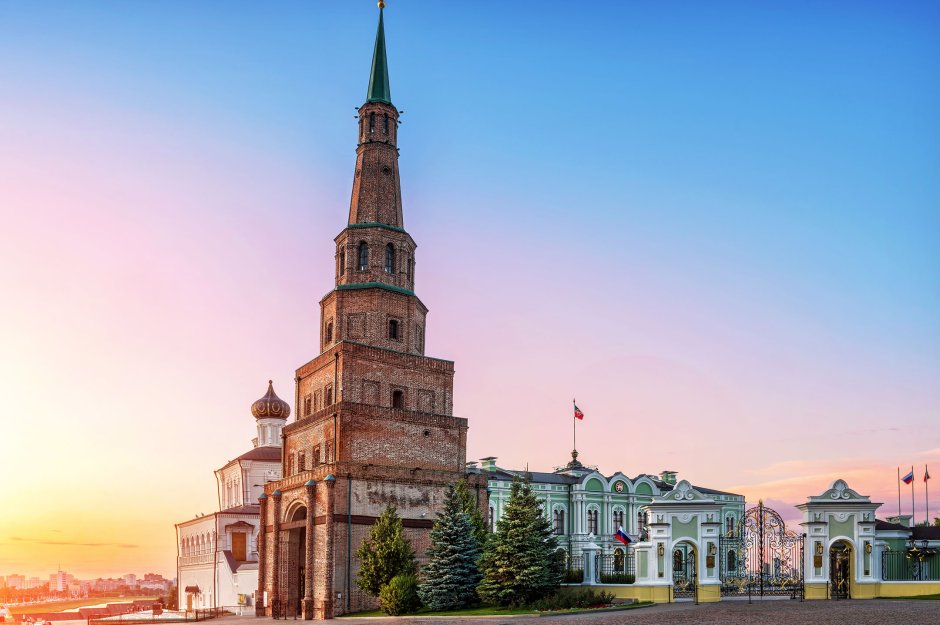 Башня Сююмбике в Казани вид сверху