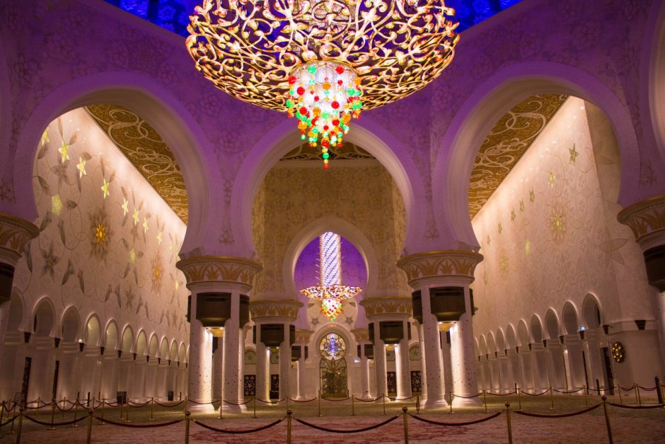 Мечеть шейха Зайда Абу-Даби внутри