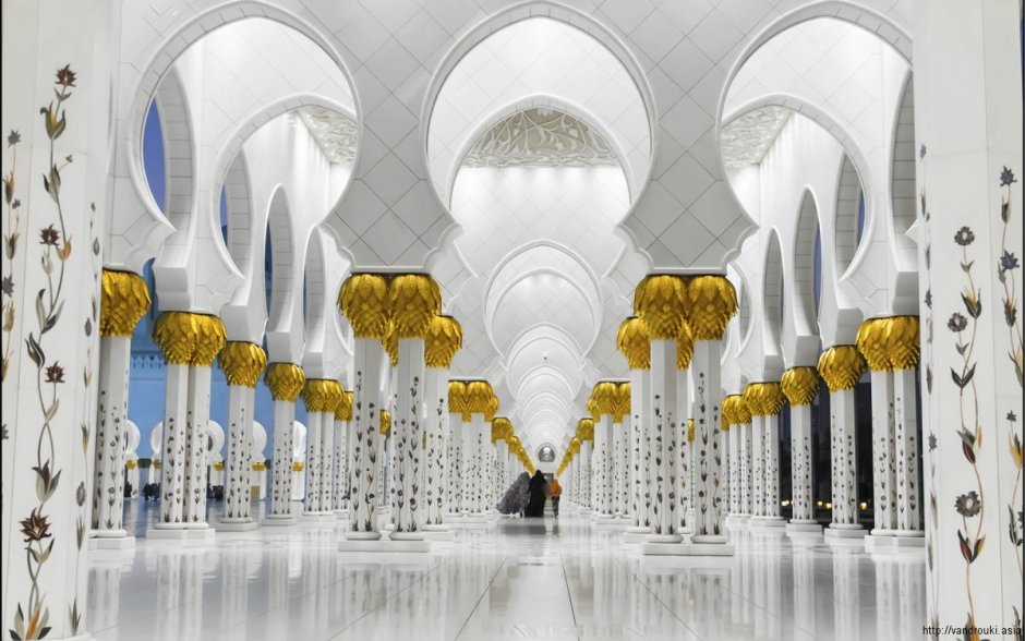 Арабский дворец золото на белом фоне