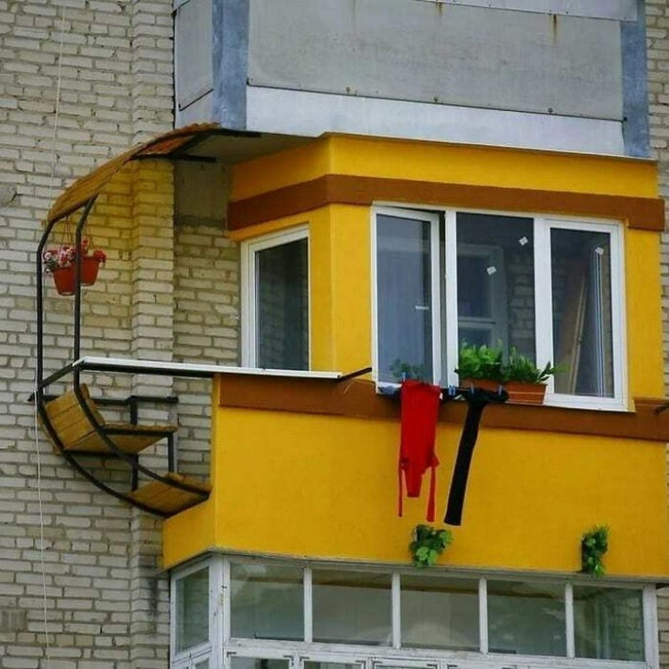 Стильный маленький балкон