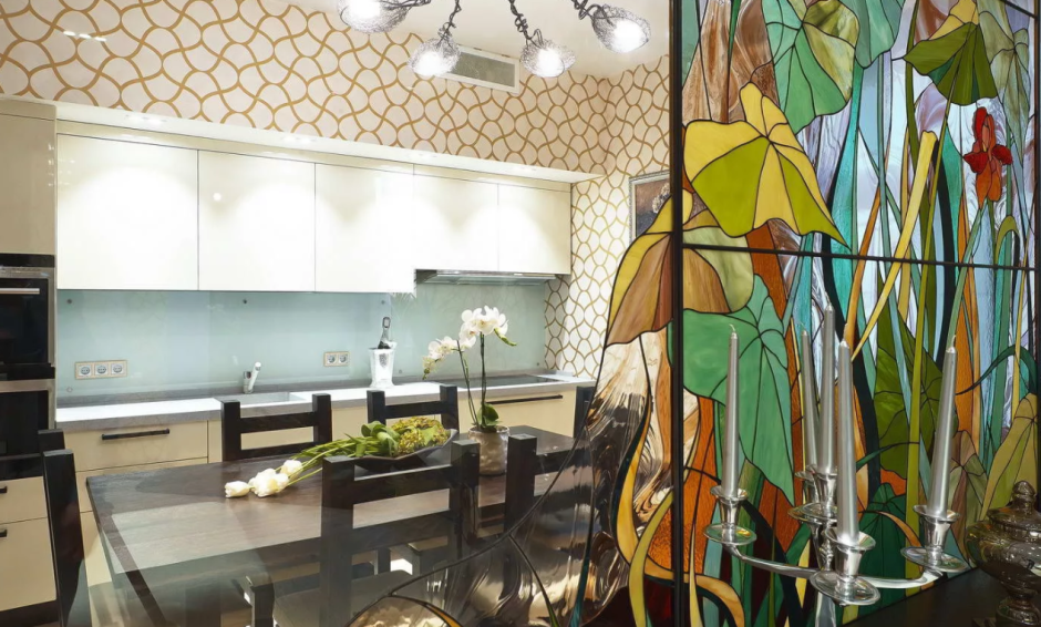 Витраж в современном интерьере